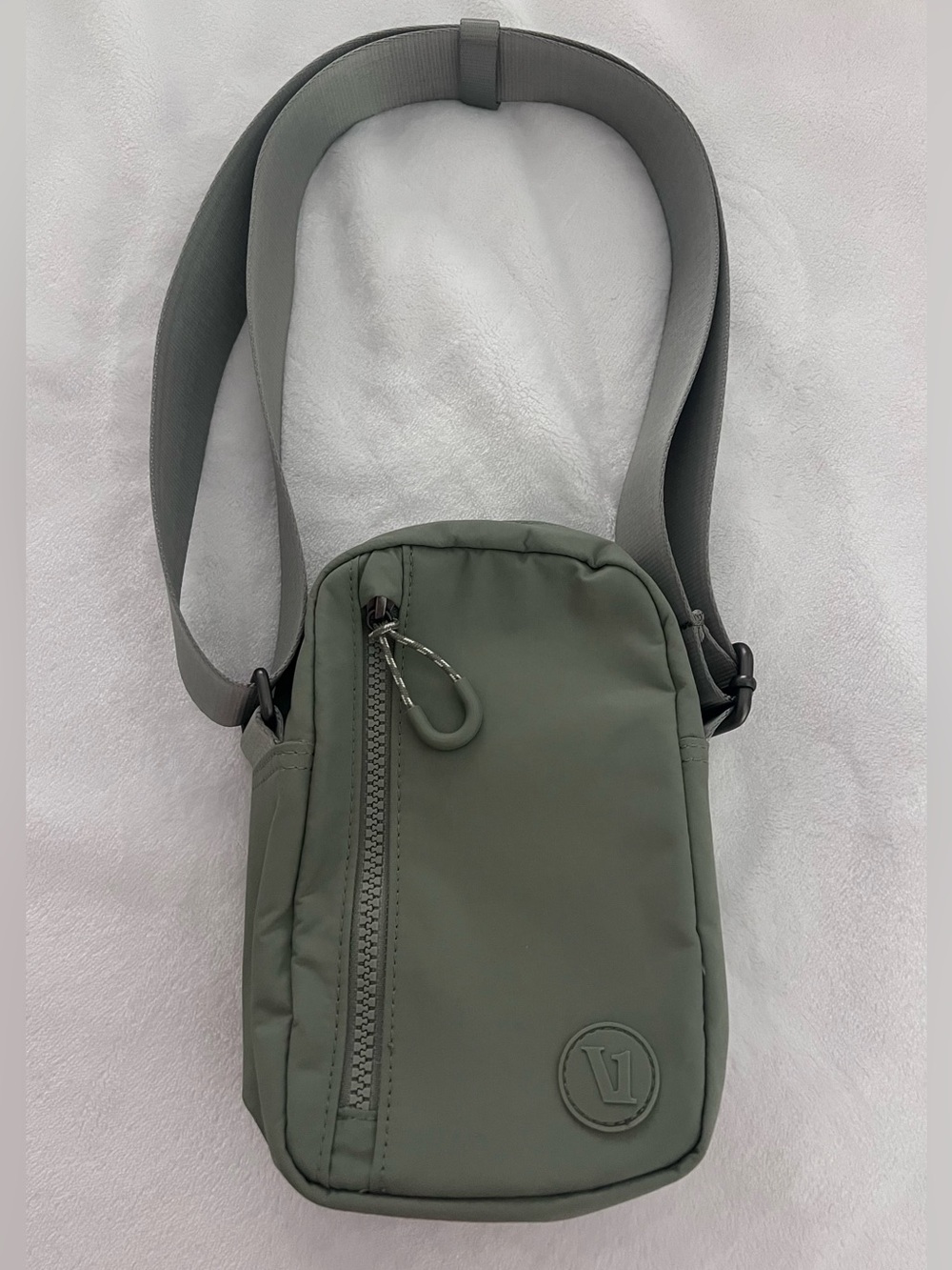 Vuori All Around Crossbody